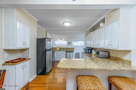 1407 Arendell Street Morehead City NC 28557