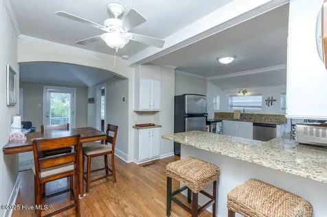 1407 Arendell Street Morehead City NC 28557