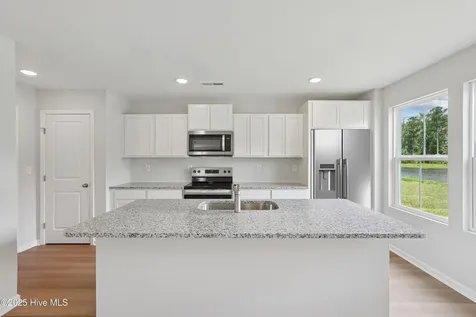 17 E Farley Drive Hampstead NC 28443