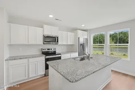 17 E Farley Drive Hampstead NC 28443