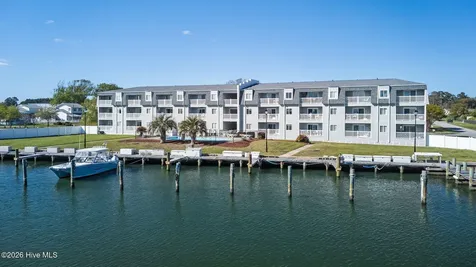 118 Lake Avenue Morehead City NC 28557