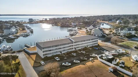 118 Lake Avenue Morehead City NC 28557