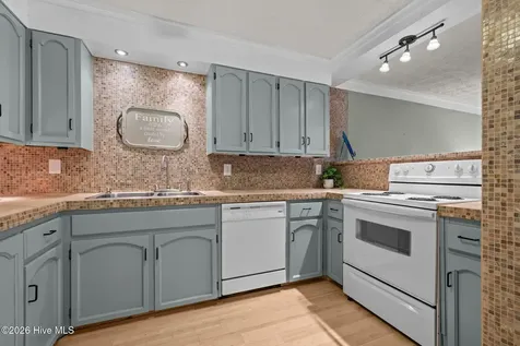 118 Lake Avenue Morehead City NC 28557