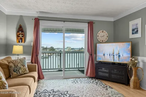 118 Lake Avenue Morehead City NC 28557