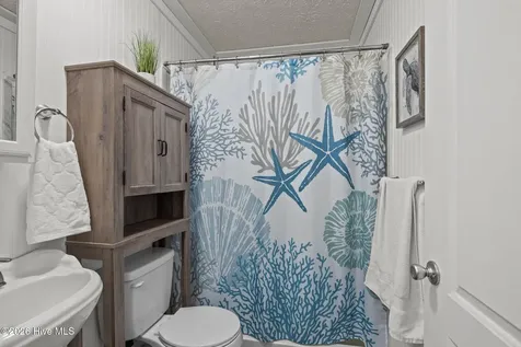 118 Lake Avenue Morehead City NC 28557