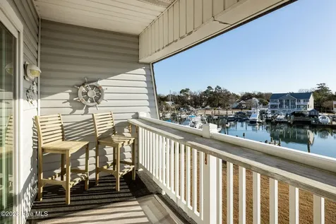 118 Lake Avenue Morehead City NC 28557
