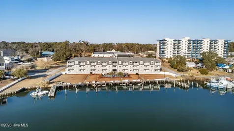 118 Lake Avenue Morehead City NC 28557