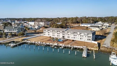 118 Lake Avenue Morehead City NC 28557