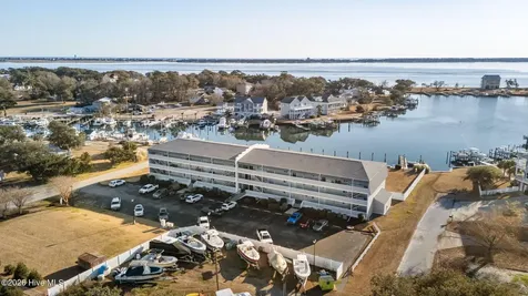 118 Lake Avenue Morehead City NC 28557