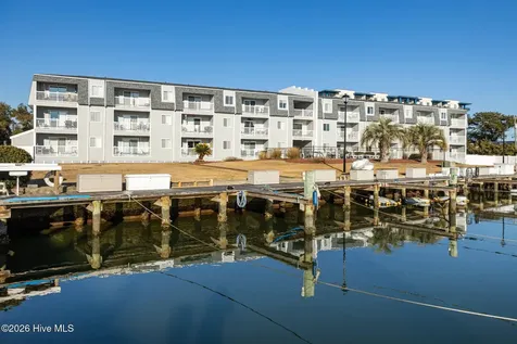 118 Lake Avenue Morehead City NC 28557