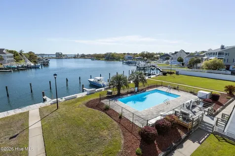 118 Lake Avenue Morehead City NC 28557