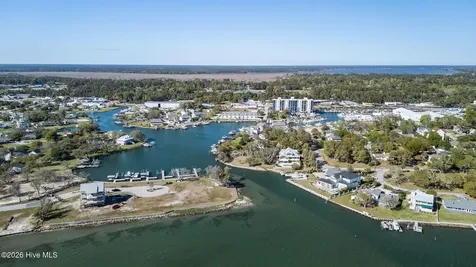 118 Lake Avenue Morehead City NC 28557