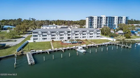 118 Lake Avenue Morehead City NC 28557