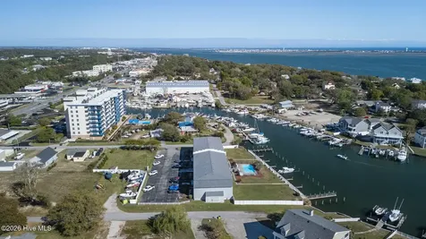 118 Lake Avenue Morehead City NC 28557