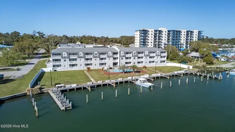 118 Lake Avenue Morehead City NC 28557