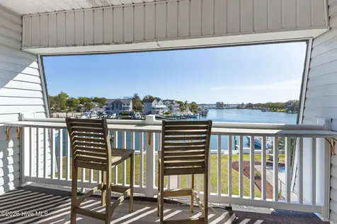 118 Lake Avenue Morehead City NC 28557
