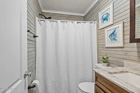 118 Lake Avenue Morehead City NC 28557