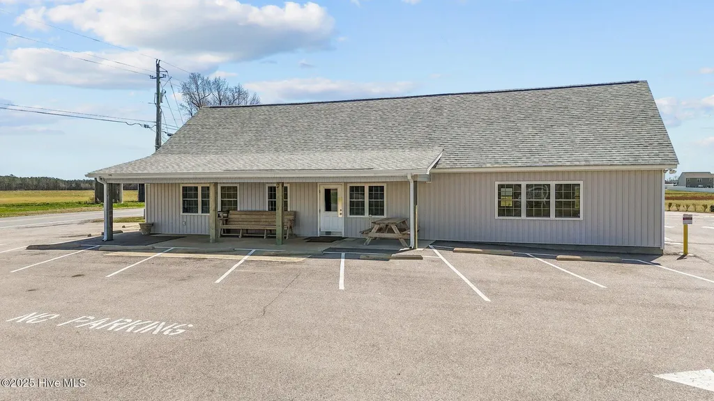 2146 Nc 102 E Ayden NC 28513