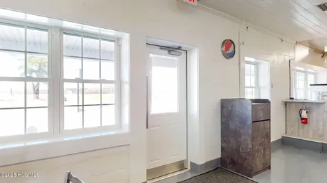 2146 Nc 102 E Ayden NC 28513