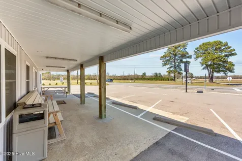 2146 Nc 102 E Ayden NC 28513