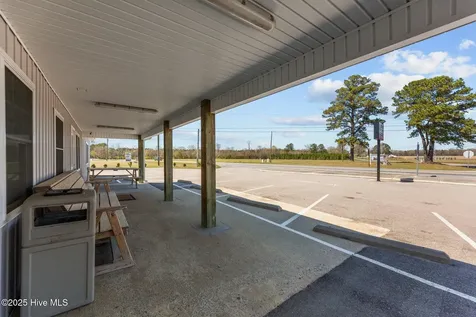 2146 Nc 102 E Ayden NC 28513