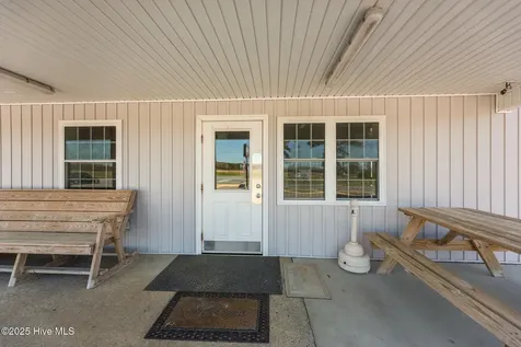 2146 Nc 102 E Ayden NC 28513