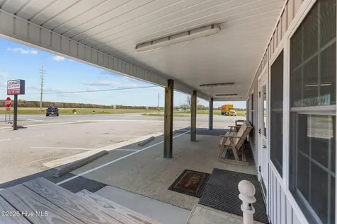 2146 Nc 102 E Ayden NC 28513