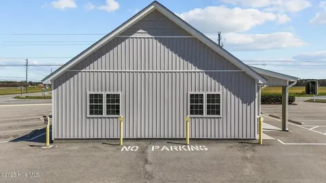 2146 Nc 102 E Ayden NC 28513