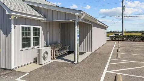 2146 Nc 102 E Ayden NC 28513