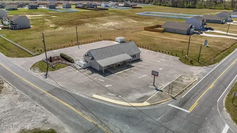 2146 Nc 102 E Ayden NC 28513