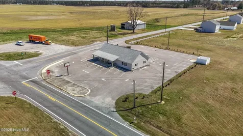 2146 Nc 102 E Ayden NC 28513