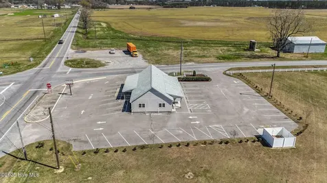 2146 Nc 102 E Ayden NC 28513