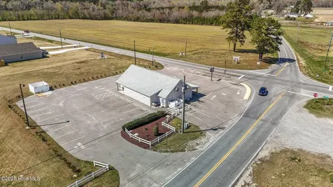 2146 Nc 102 E Ayden NC 28513