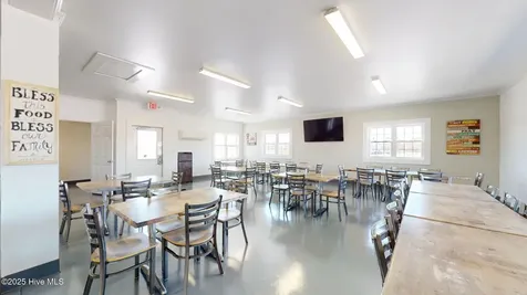 2146 Nc 102 E Ayden NC 28513