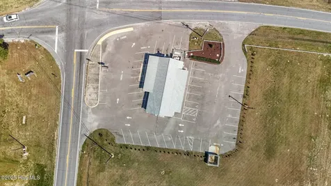 2146 Nc 102 E Ayden NC 28513