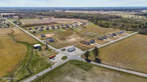 2146 Nc 102 E Ayden NC 28513