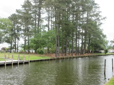 105 N Mallard Court N Grandy NC 27939