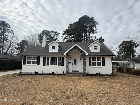 203 Stewart Avenue Clinton NC 28328