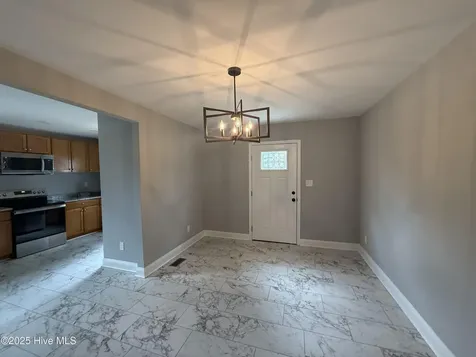 203 Stewart Avenue Clinton NC 28328