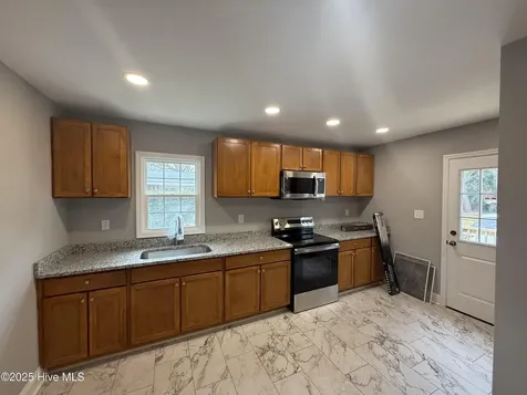 203 Stewart Avenue Clinton NC 28328
