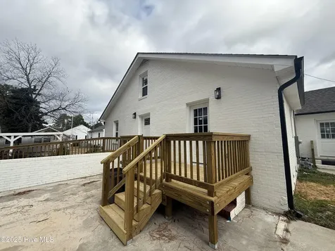 203 Stewart Avenue Clinton NC 28328