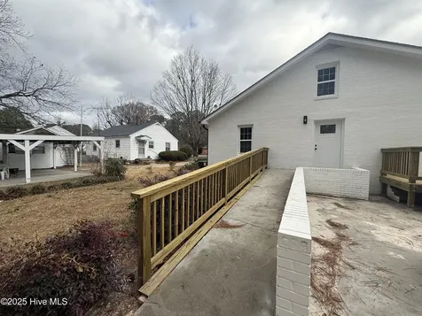 203 Stewart Avenue Clinton NC 28328