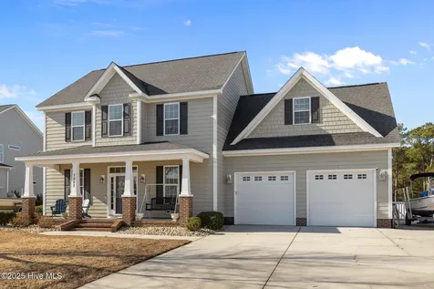 1807 Olde Farm Road Morehead City NC 28557