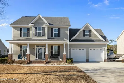 1807 Olde Farm Road Morehead City NC 28557