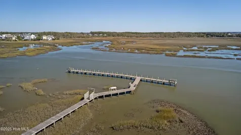 1807 Olde Farm Road Morehead City NC 28557