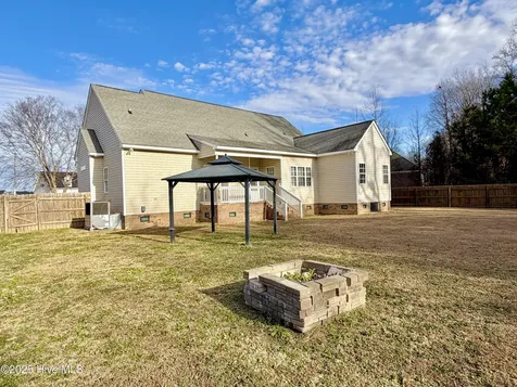 207 Dogwood Estates Lane Goldsboro NC 27534