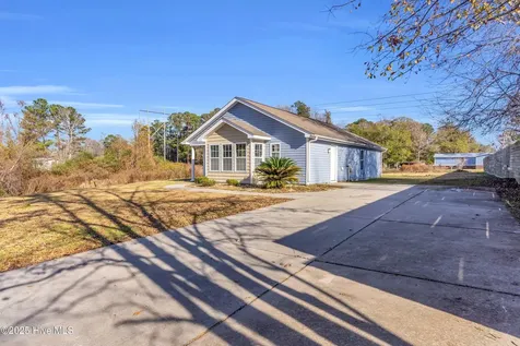 9564 Holly Hills Drive NE Leland NC 28451