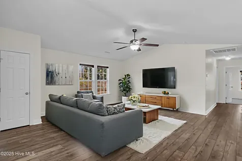9564 Holly Hills Drive NE Leland NC 28451