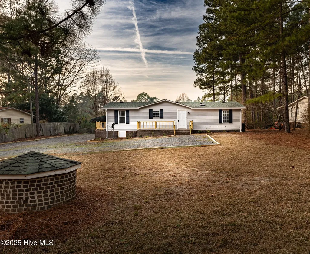 142 Pine Valley Lane West End NC 27376