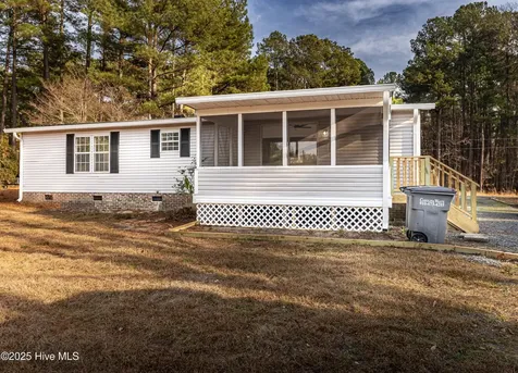 142 Pine Valley Lane West End NC 27376